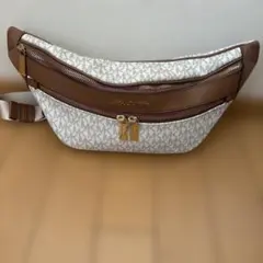 限定価格！MICHAEL KORS ボディバッグ・ウエストポーチ