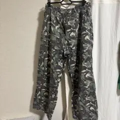 ニコアンド カモプリントワイドパンツ