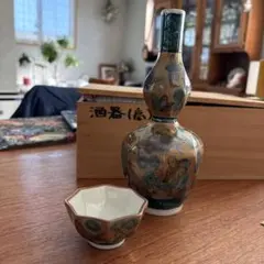 九谷焼　伝統的な陶器製徳利とおちょこセット　徳利2 おちょこ5