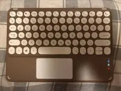 値下げ❗️3COINS タッチパッド付きワイヤレスキーボード ブラウンのサムネイル