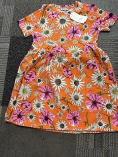 ZARAの膝丈ワンピース