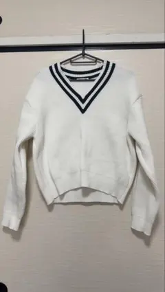 【GU】チルデンセーター Vネック ニット ホワイト Sサイズ
