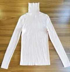 美品‼️UNIQLO薄ピンク リブ編みタートルネック