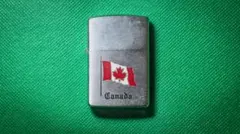 希少】カナダ製 ZIPPO カナダ国旗 メープルリーフ 箱・説明書付き 