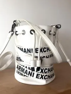 ARMANI EXCHANGE バケットバッグ ホワイトのサムネイル