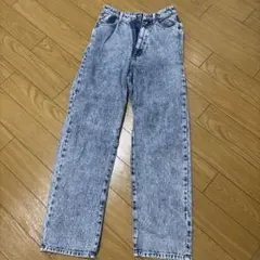 ブルーデニムパンツのサムネイル