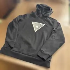 GUESS フーディ　プルオーバーパーカー　ブラックのサムネイル