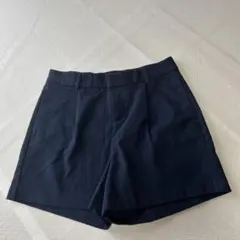 秋冬向きOLD NAVY ネイビー タック入りショートパンツ サイズ4