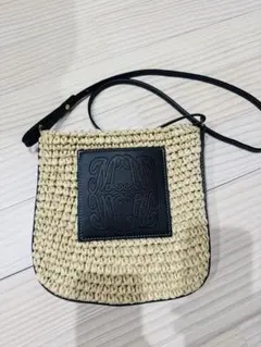 編み込みデザイン ショルダーバッグ