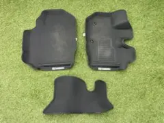 UI vehicle フロアマット 3D立体構造 ブラック - メルカリ