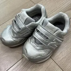 New Balance シルバー スニーカー