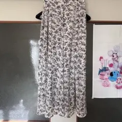 フラワープリント フレアスカート ホワイト/ブラック　fifth