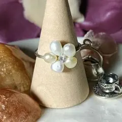 パール花モチーフリング