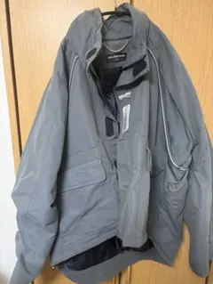 BALENCIAGA マウンテンパーカー グレーのサムネイル