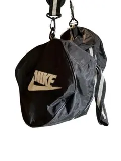 【格安】Nike ボストンバッグ ブラックのサムネイル