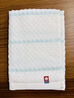 【新品】今治タオル　ハンドタオル　タオルハンカチ　白　ホワイト　薄い水色模様　綿のサムネイル