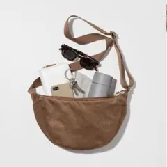 ❤︎《UNIQLO》ラウンドミニショルダーバッグ コーデュロイ❤︎