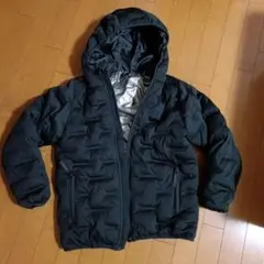 ブラック フード付きダウンジャケット