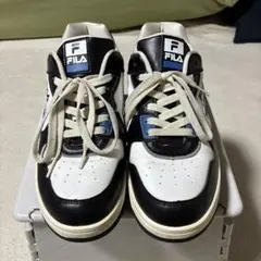 FILA スニーカー ブラック ホワイト ブルーのサムネイル