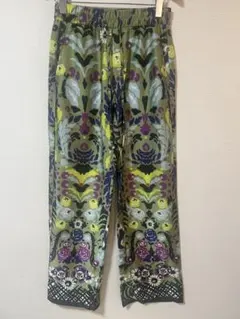 ZARA グリーン総柄ワイドパンツ