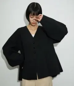 アダムエロペ　ダンボールカーディガン