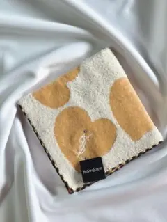 週末値下げ♪YSL ハート柄 タオルハンカチ 29㎝