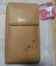 スヌーピー　長財布　ショルダー付き