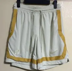 Item thumbnail for item 950d9003-941d-42b8-8668-cfac1b1a2924