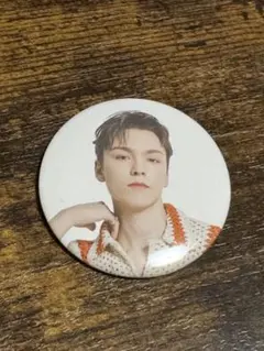 K-POP ピンバッジ