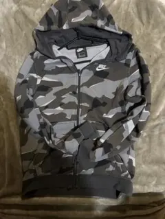 な*え様 Nike 迷彩 ジップアップパーカー S