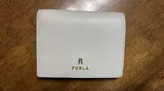 FURLA 二つ折り財布のサムネイル