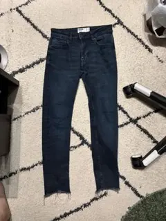 Bershka ダークブルー スキニージーンズ