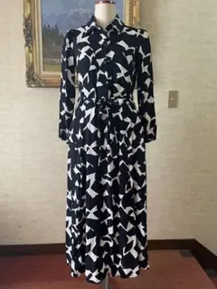 ZARA ザラ黒白幾何学模様モノトーン・グラフィックプリント長袖シャツワンピース