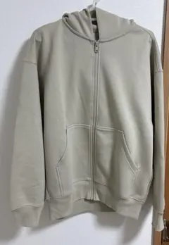 ユニクロ　ベージュ フルジップ フード付きパーカー Sサイズ