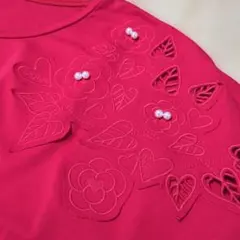 [美品] &Love パールビジュー&フラワーモチーフ付きTシャツ　赤　Sサイズのサムネイル