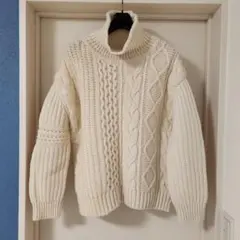 ヒューマンウーマンboussoleコラボ　ケーブルニットセーター