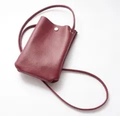 【日本製】本革 約75ｇ スマホポシェット【ショルダー長さ自由自在調節】 ワイン