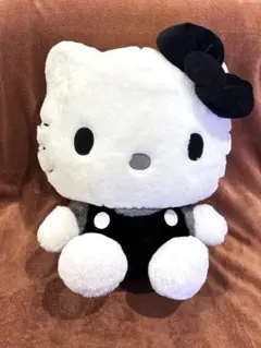 ハローキティ　特大　ぬいぐるみ　モノクロドールGJ　ギガジャンボ　白黒