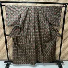 39 紬 着物 袷 幾何学模様 焦茶色のサムネイル