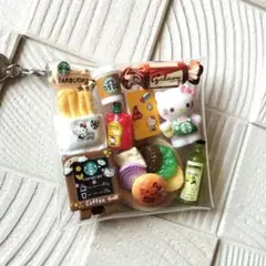 ガチャ詰め風ポーチ　ハローキティ＆スタバ　ミニチュアキーホルダー