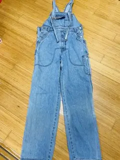 Item thumbnail for item 46081cf1-c4b4-4576-8853-d6f3a7f45fcc