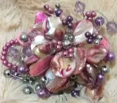 ピンク色ビーズコサージュパーツ　ハンドメイド　未使用に近い　専用ページ購入OK◎