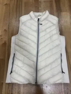 GAP PRIMALOFT アイボリー ダウンベスト　レディース