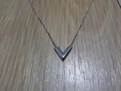 V字型ネックレス　エセンシャル　エッセンシャルのサムネイル