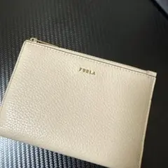 FURLA ベージュ パスポートケース