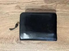 黒のレザー二つ折り財布