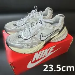 NIKE　V2K RUN FD0736-100　シルバー 23.5