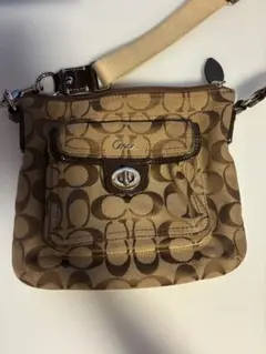 COACH シグネチャー ショルダーバッグのサムネイル