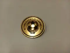 コレクター用 1986年 第10回全国 少年 サッカー 大会 記念バッヂ 金色