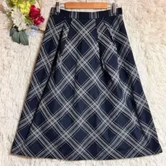 美品【エンスウィート】2 M ロングスカート チェック柄 紺 フレア 上品のサムネイル